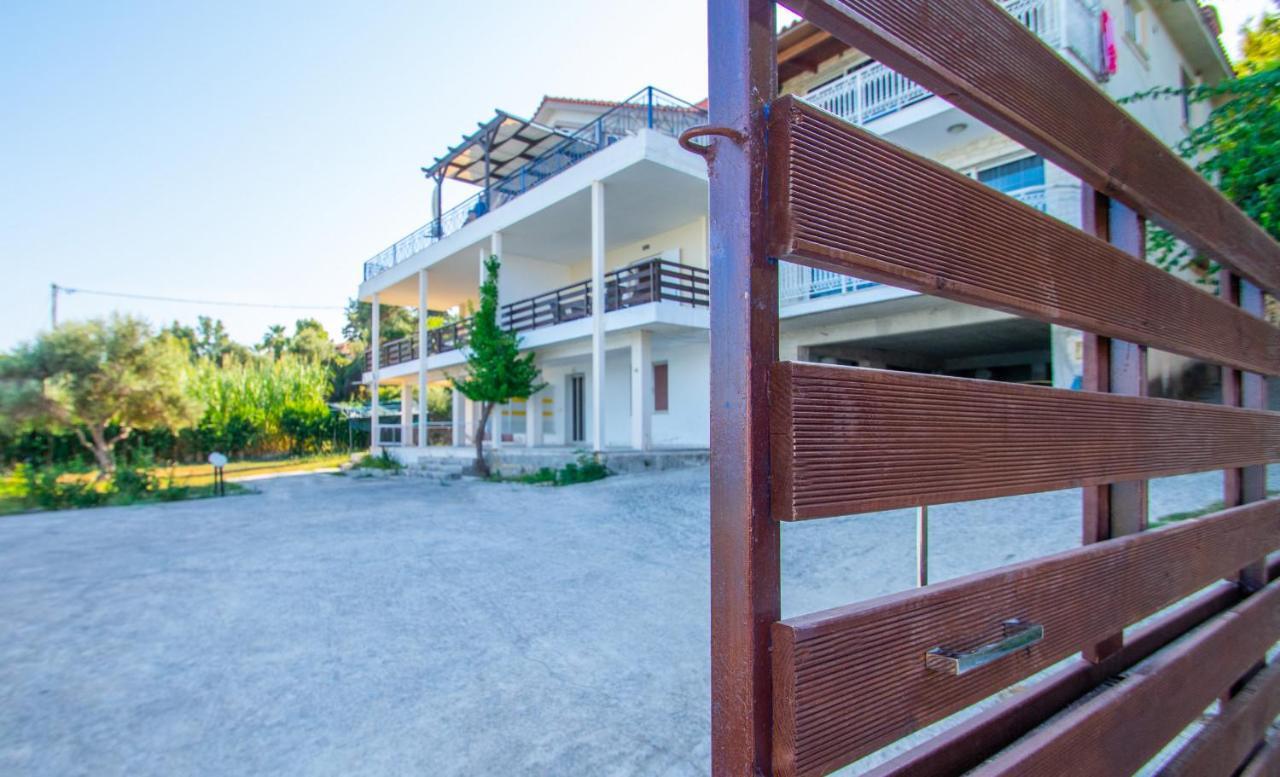 Paradiso Del Mare On The Beach By "Elite" Plános 外观 照片